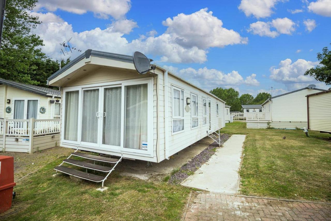 Modern 6 Berth Caravan At Highfield Grange In Essex Ref 26609P Clacton-on-Sea Eksteriør bilde