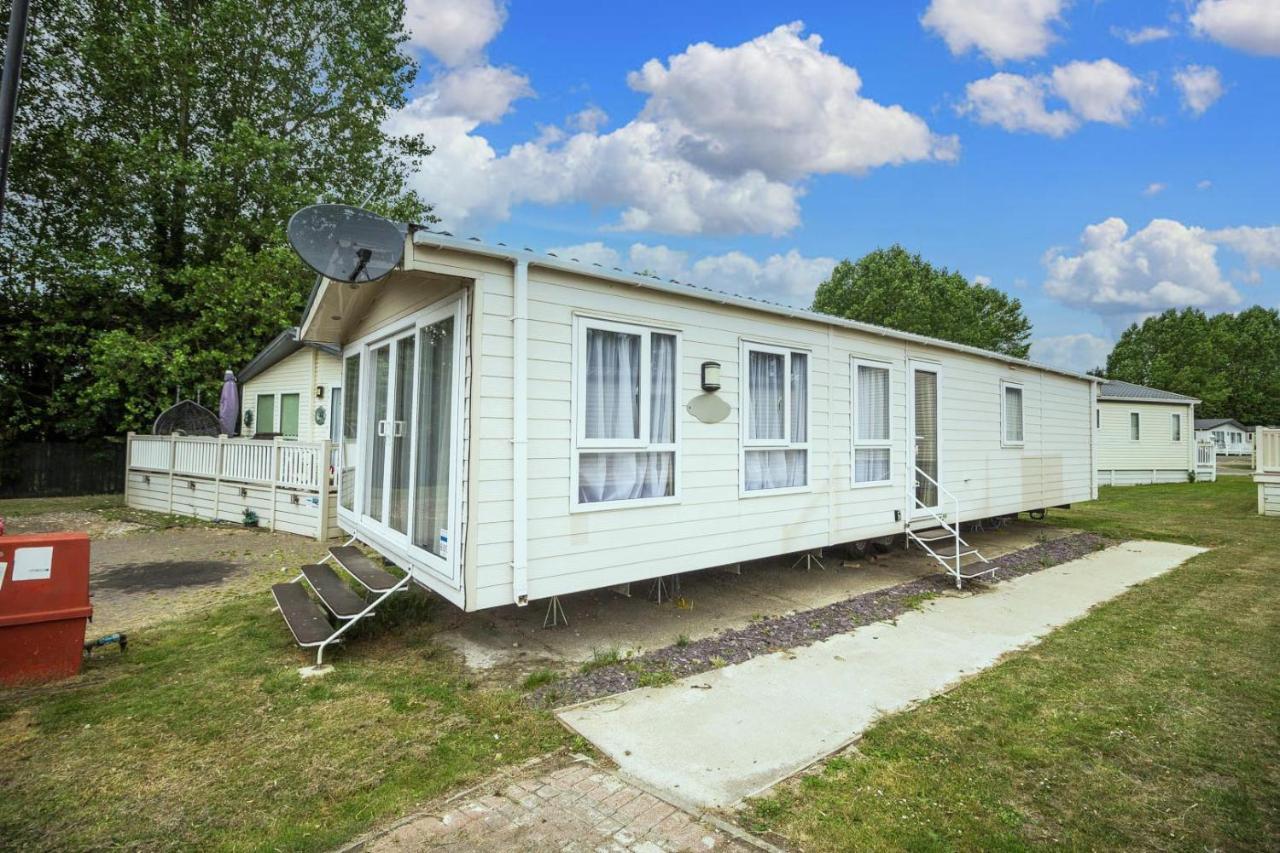 Modern 6 Berth Caravan At Highfield Grange In Essex Ref 26609P Clacton-on-Sea Eksteriør bilde