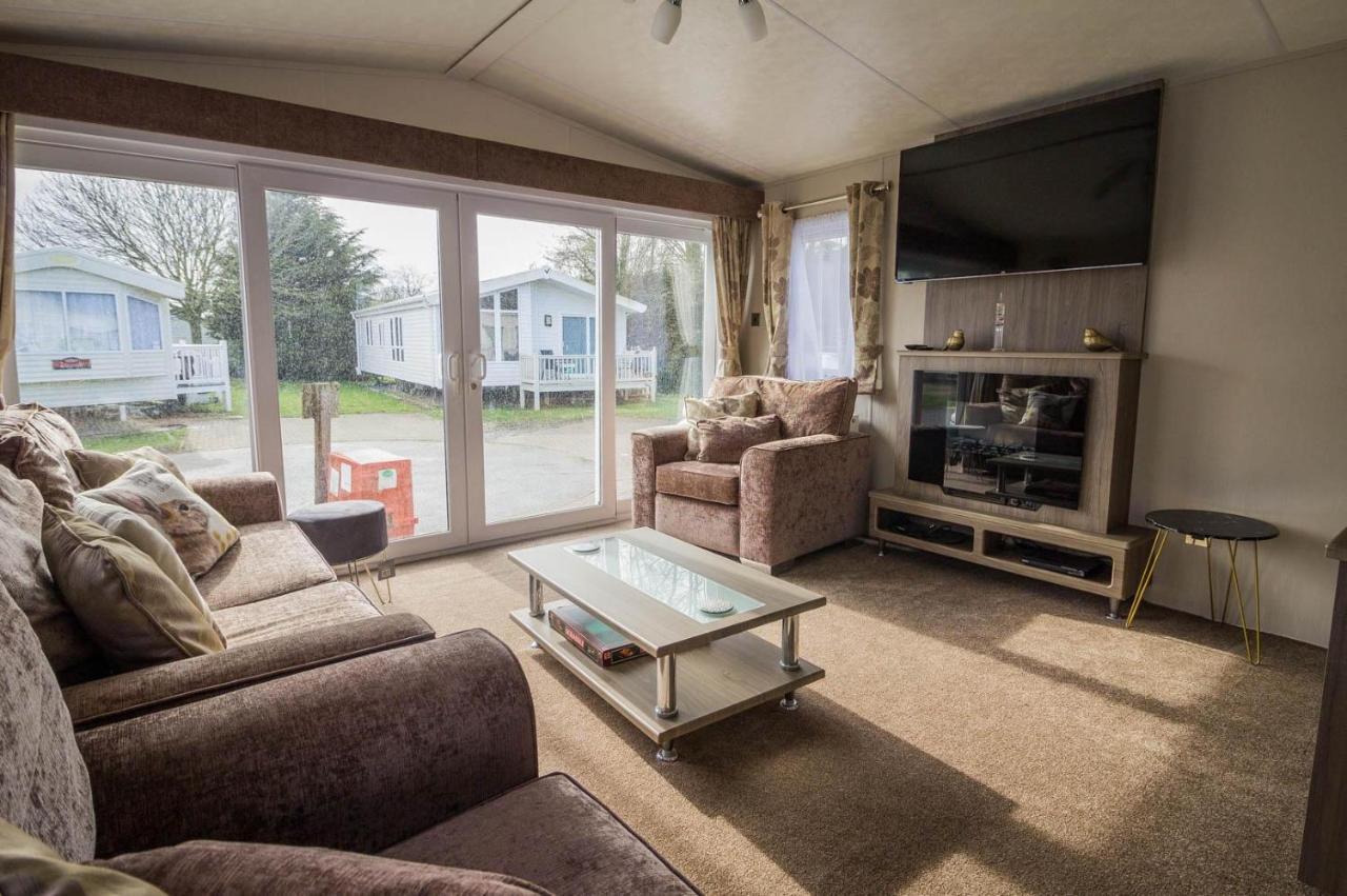 Modern 6 Berth Caravan At Highfield Grange In Essex Ref 26609P Clacton-on-Sea Eksteriør bilde