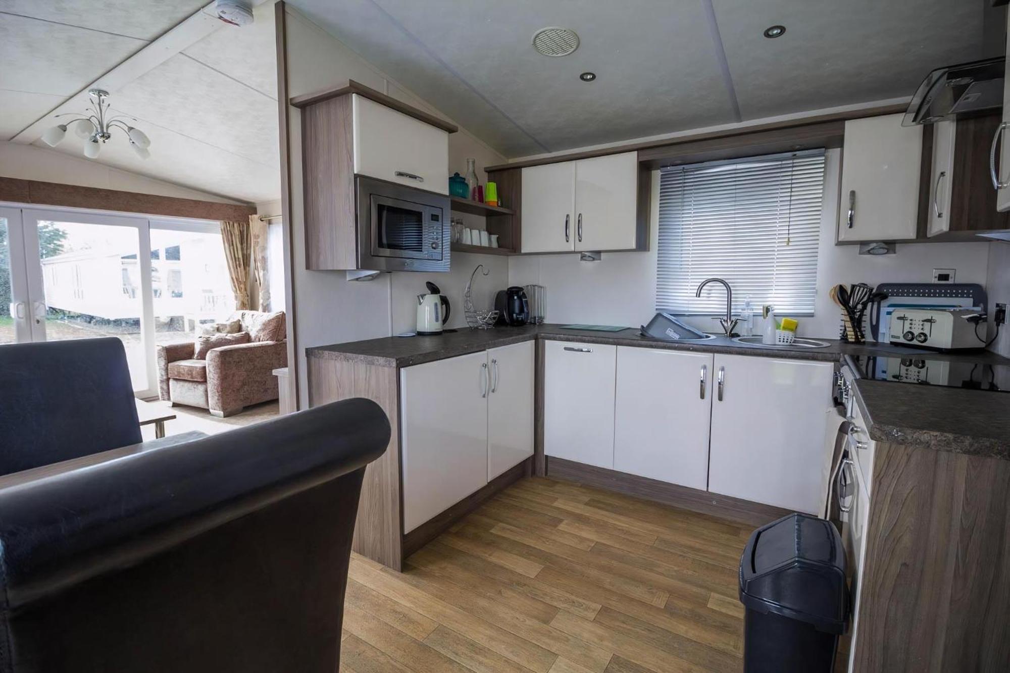 Modern 6 Berth Caravan At Highfield Grange In Essex Ref 26609P Clacton-on-Sea Eksteriør bilde